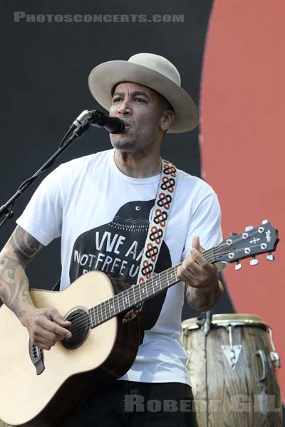 BEN HARPER AND THE INNOCENT CRIMINALS - 2019-07-06 - HEROUVILLE SAINT CLAIR - Chateau de Beauregard - Scene Beauregard - 